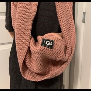 Ugg beanie with a scarf